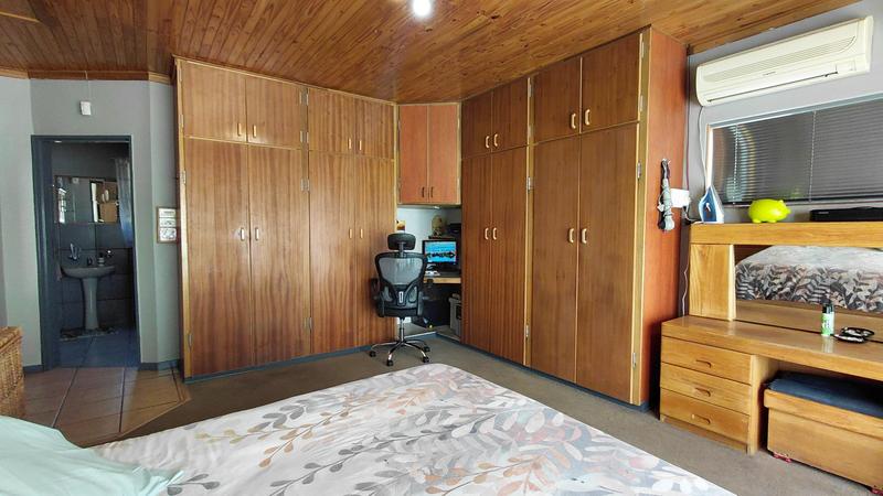3 Bedroom Property for Sale in Langenhovenpark Free State